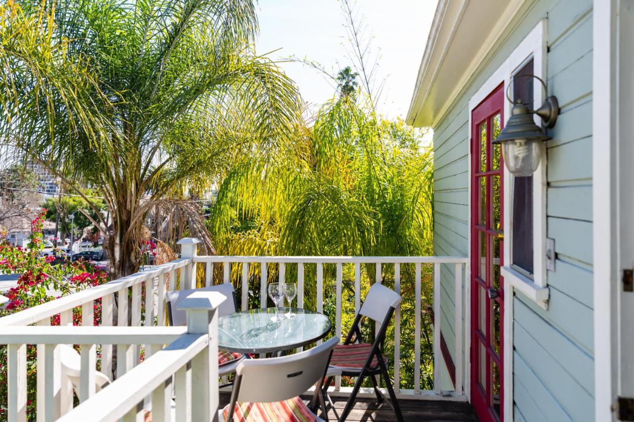 Hollywood Hills Suites Los Angeles Exterior photo