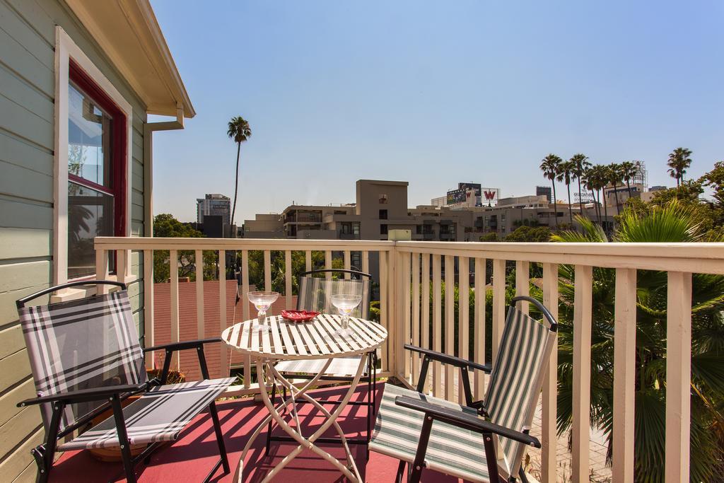 Hollywood Hills Suites Los Angeles Exterior photo