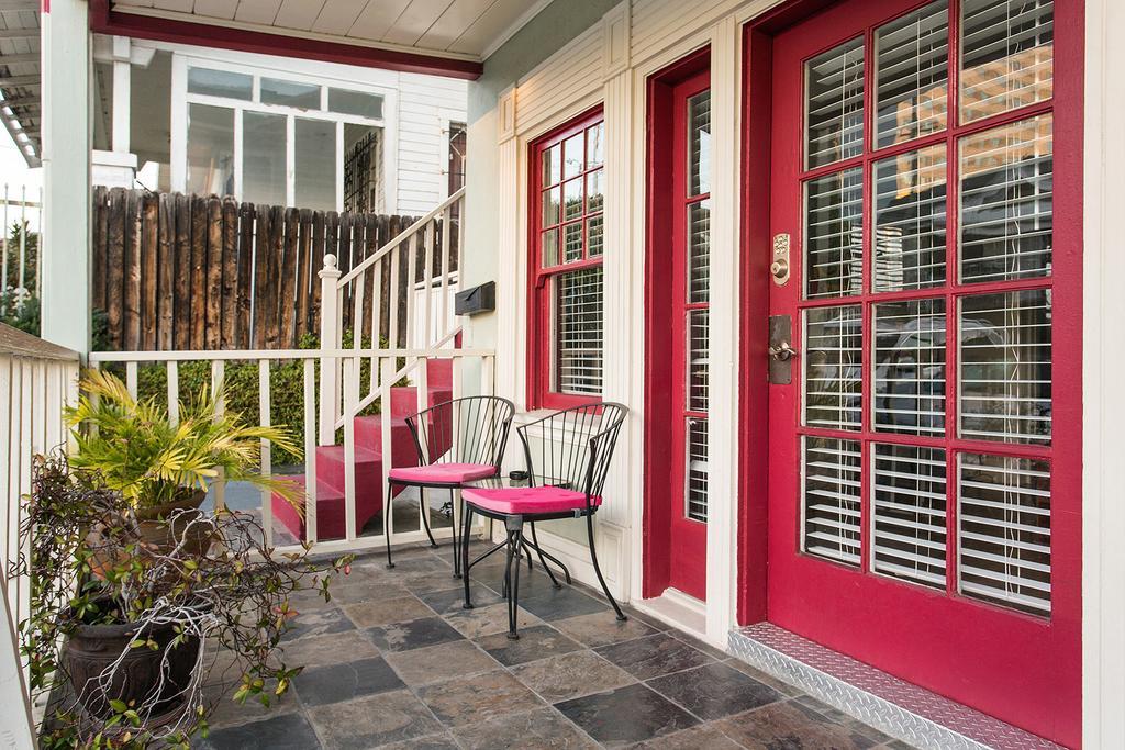 Hollywood Hills Suites Los Angeles Exterior photo